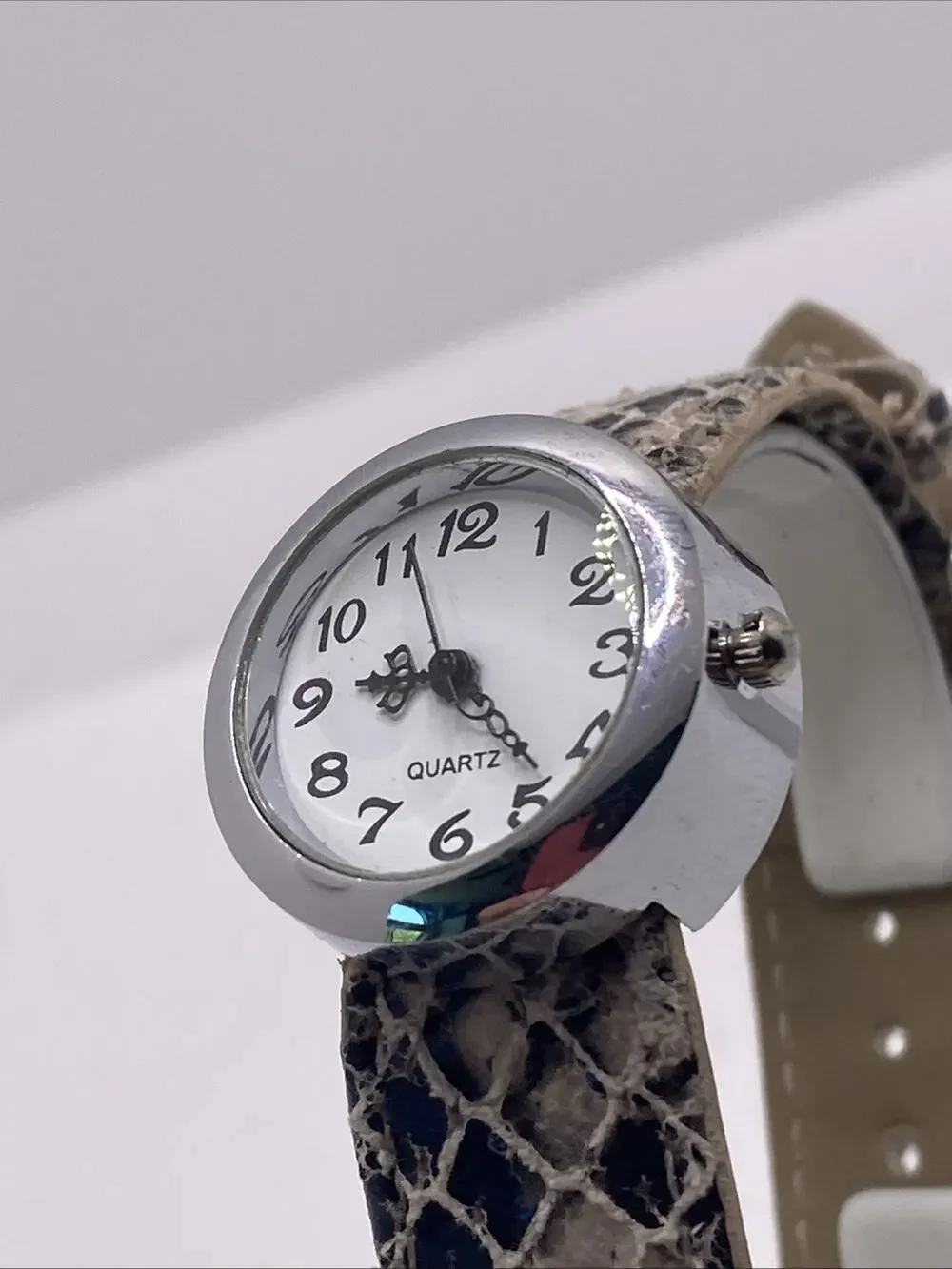 Womens Vintage Rattlesnake Skin Style Watch New Battery